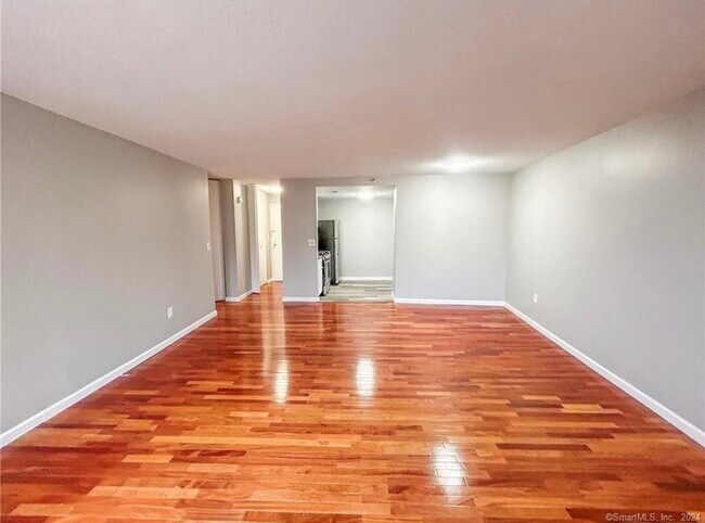 Building Photo - 100 Wells St