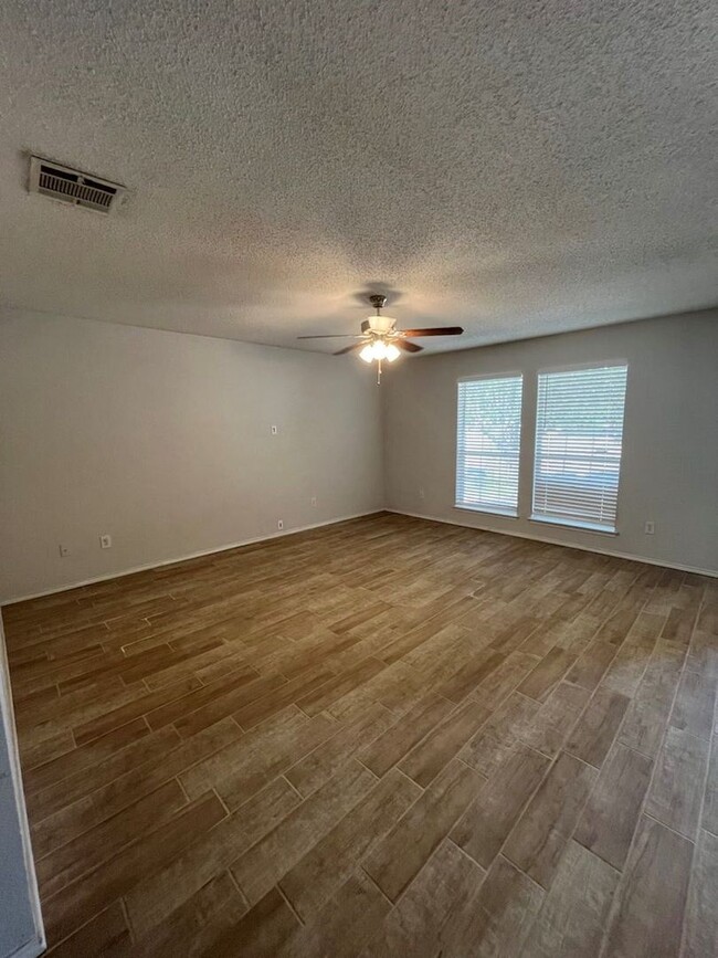 Building Photo - MARCH FREE! LOWERED PRICE! | Beautiful 3bd...