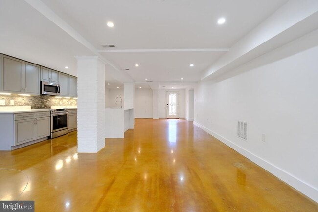 Building Photo - 1239 Simms Pl NE