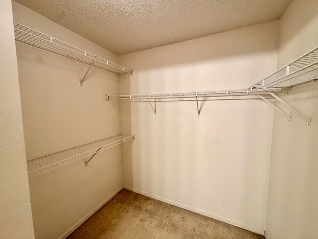 Building Photo - Southside 3/2 home with attached 2 car garage