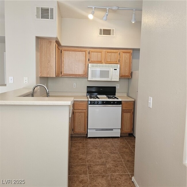 Building Photo - 9050 W Warm Springs Rd