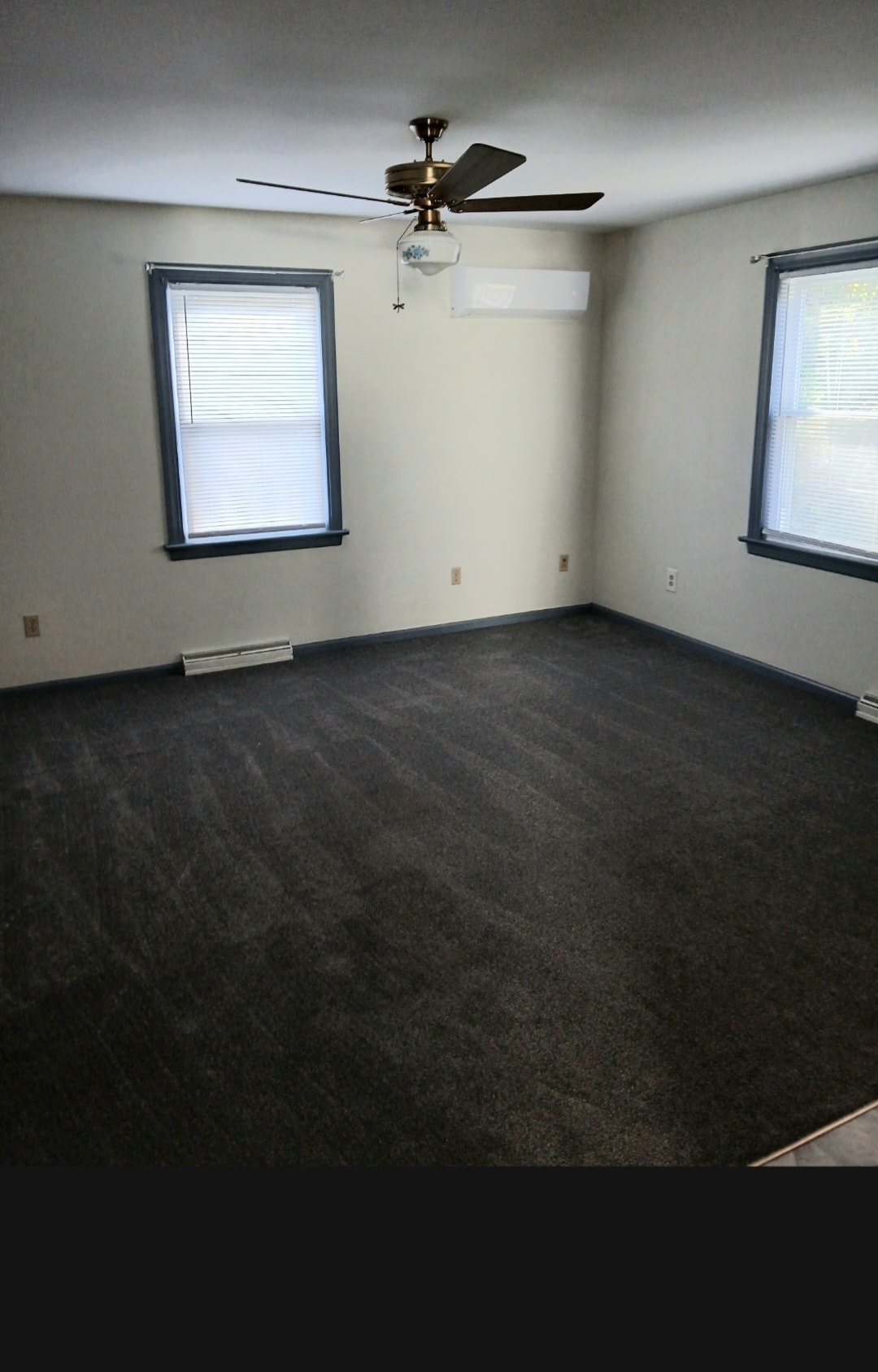 Building Photo - 703 Monroe St