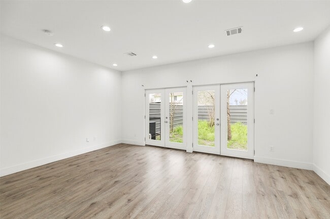 Building Photo - 2202 Wavell St