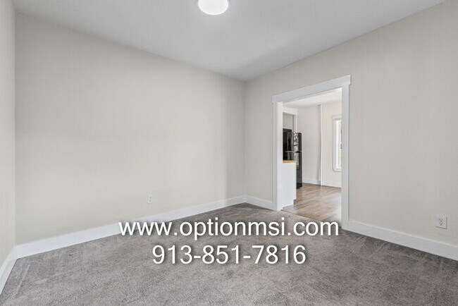 Building Photo - 1/2 month free if moved in by 7/31!! Available NOW