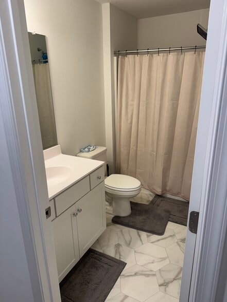 Building Photo - 11201 Benton Pointe Way