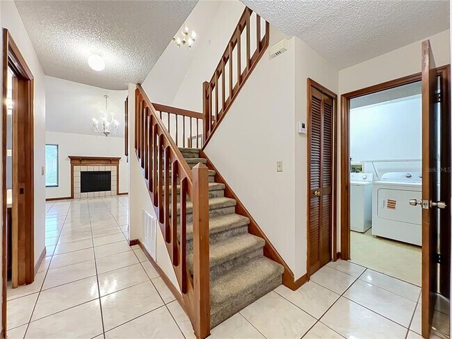Building Photo - 4119 Waterview Loop