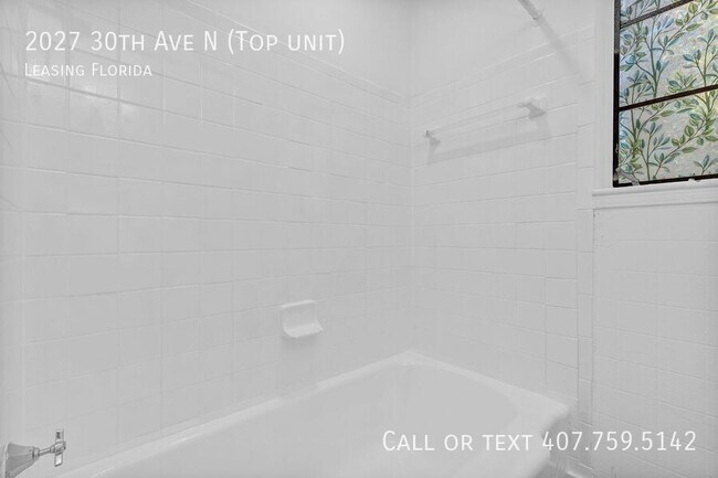 Building Photo - 2027 30th Ave N