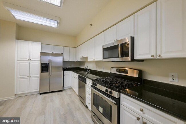 Building Photo - 3100 N Leisure World Blvd