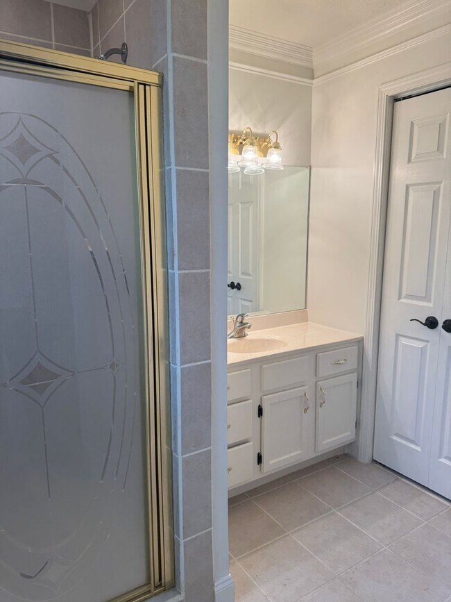 Building Photo - Beautiful 3 Bed 3 Bath Home nestled in St. B!