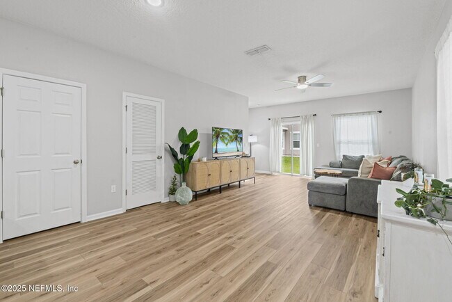 Building Photo - 852 Capitol Pkwy