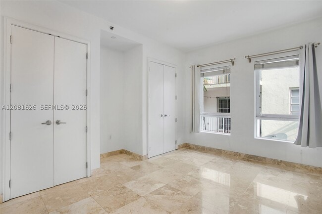Building Photo - 206 Washington 12
