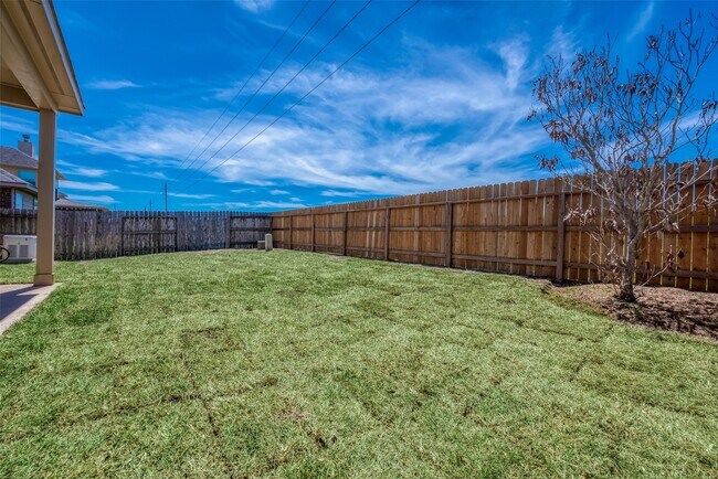 Building Photo - 6015 Hewes Point Ln