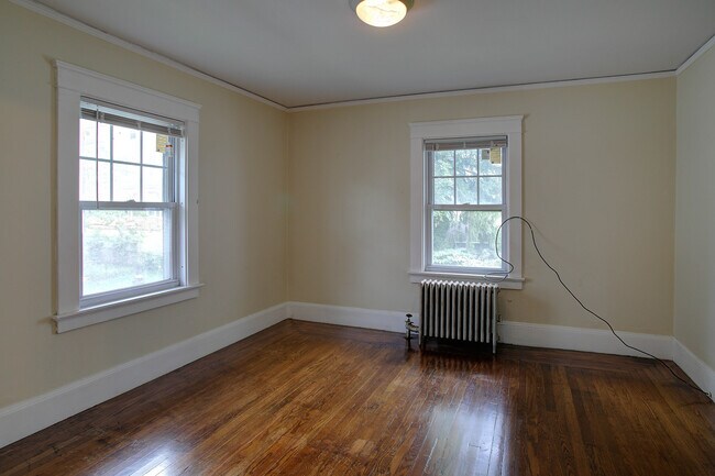 Building Photo - 123 Warren Ave