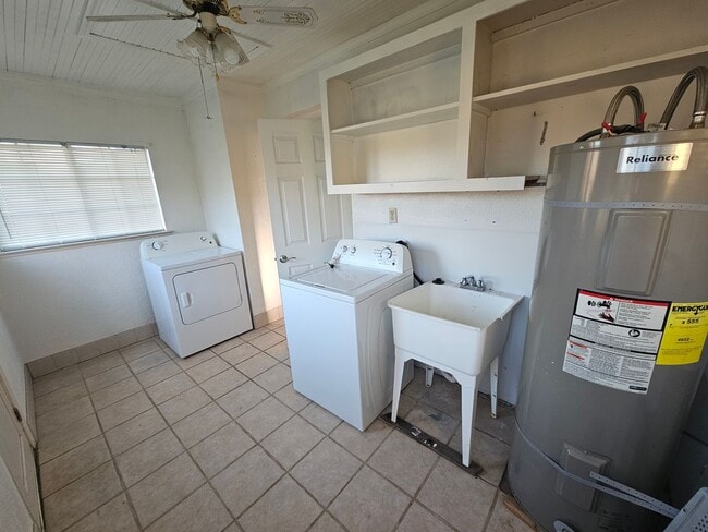 Building Photo - Lakeport rental