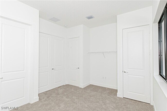 Building Photo - 5114 Panella Ave