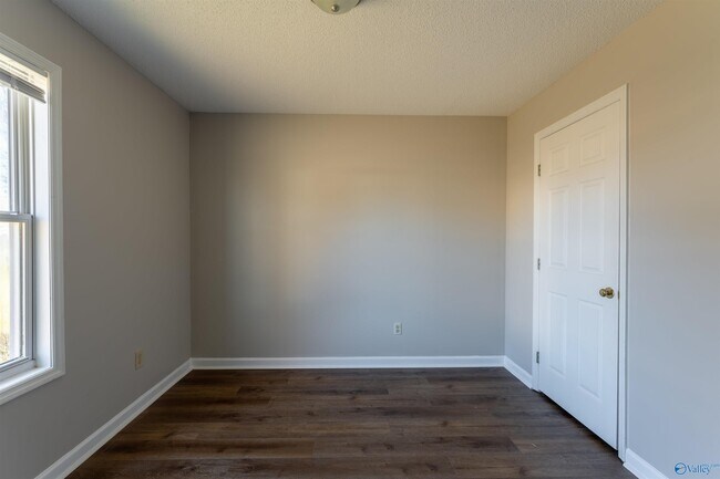 Building Photo - 114 Carnegie Loop