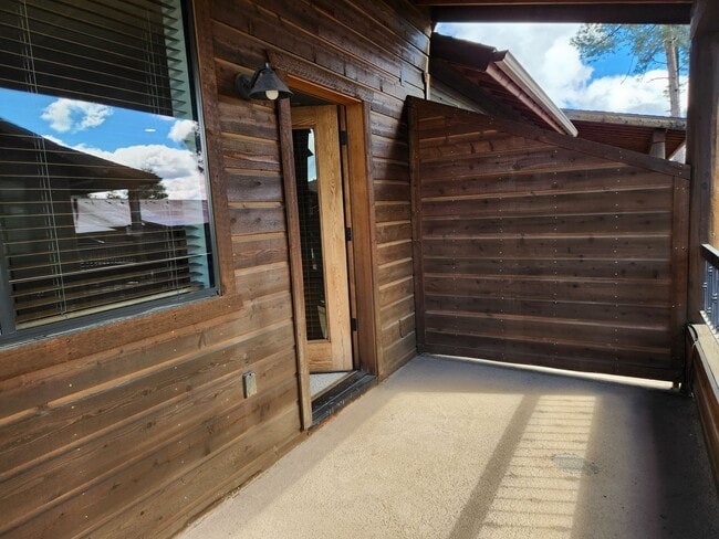 Building Photo - C8 - Bison Cove ~ 2 bed / 2 bath