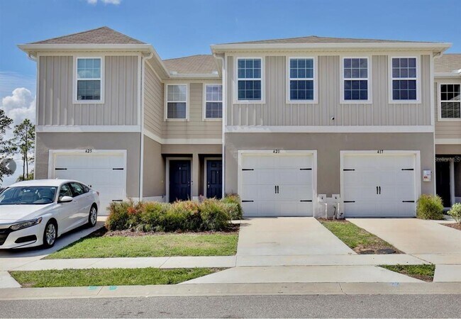 Primary Photo - 421 Sedgewick Dr
