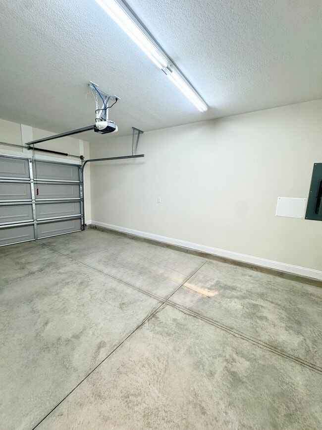 Building Photo - BEAUTIFUL BRAND NEW home!!! ??? 3 Bedrooms, 2.5 Baths with garage