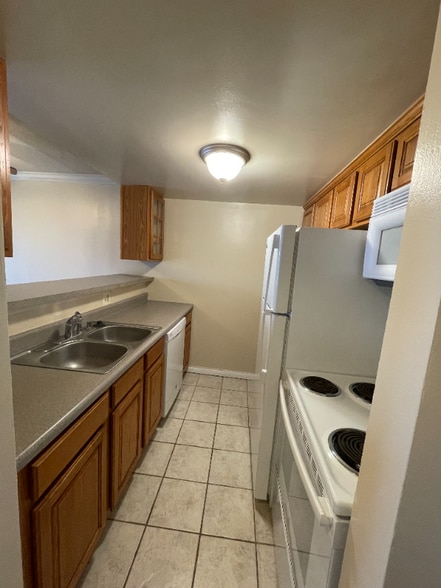 Building Photo - 2701 Lehman Rd