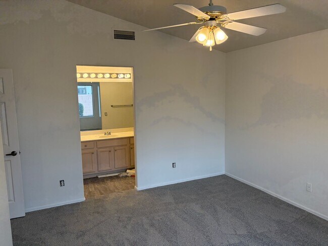 Building Photo - 55+ 2 Bed 2 bath home!