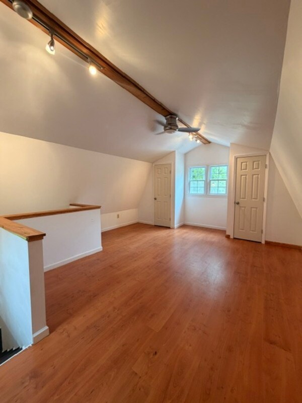 Building Photo - 127 Oak Pointe Rd