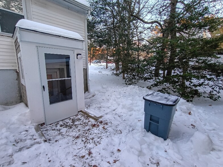 Building Photo - 27 Claulise Ln