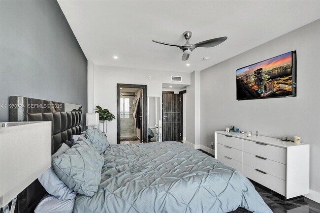 Building Photo - 3031 N Ocean Blvd