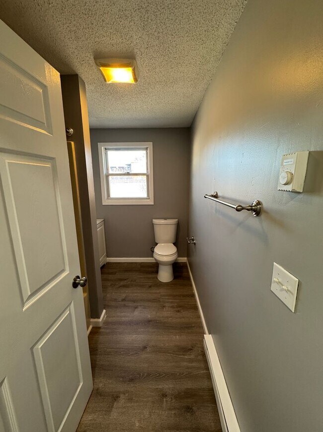 Building Photo - 1036 Chicopee St