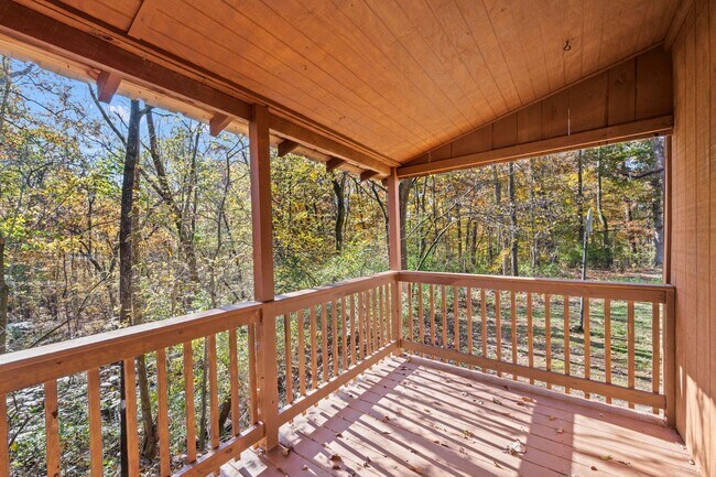 Building Photo - Move-In Special Available! Charming Cabin with Modern Finishes!