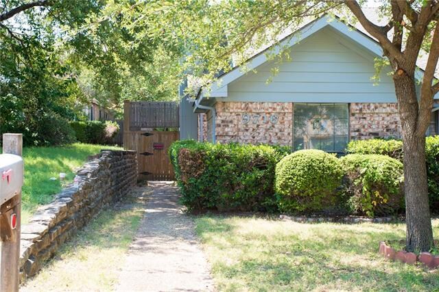 Primary Photo - 9716 Summerwood Cir