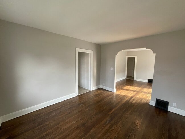 Building Photo - 19824 Pasnow Ave