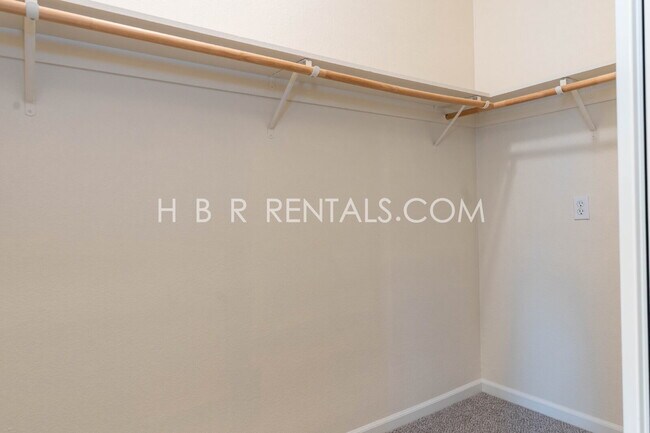 Building Photo - Spacious 4-Bedroom Gem on Glenhaven Drive – Your Perfect Tracy Retreat!