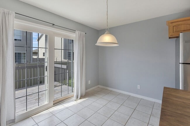 Building Photo - Turnberry Ridge – 3 Bedroom, 2.5 Bath Zero-Lot Home with 2-Car Garage