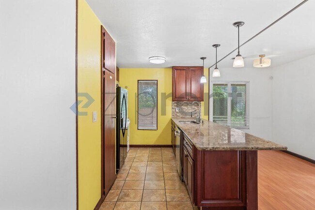 Building Photo - 2095 Olivera Rd