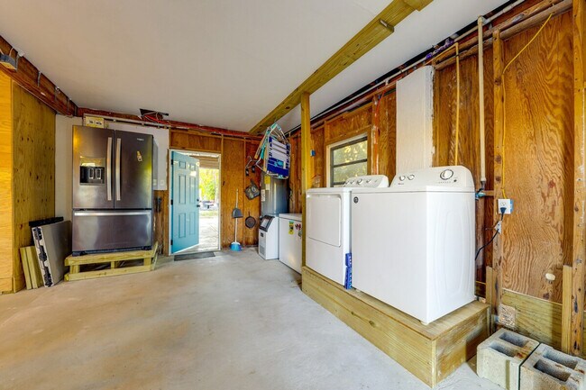 Building Photo - 29179 Rose Dr