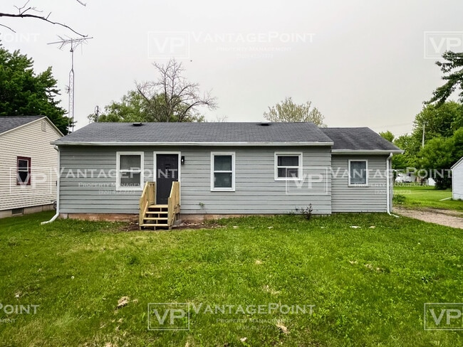 Primary Photo - 1019 S Main St