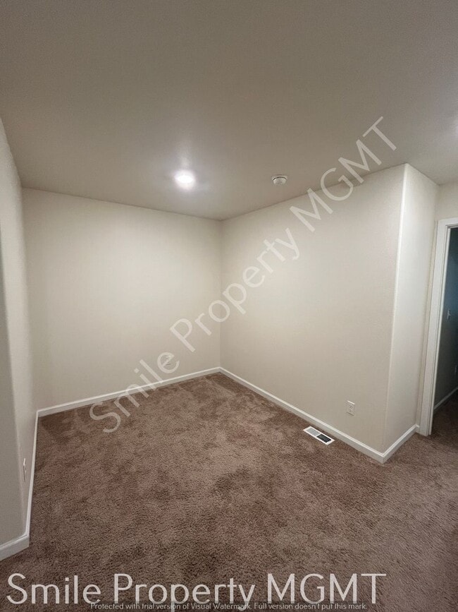 Building Photo - townhouse