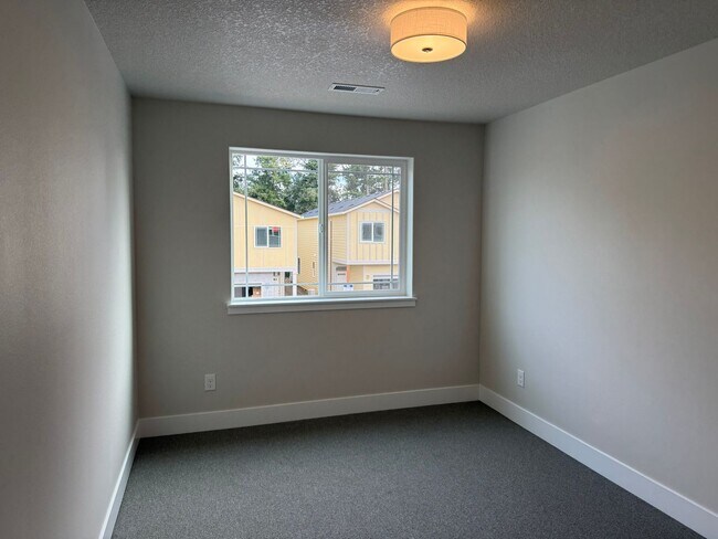 Building Photo - Beautiful Three Bedroom New Construction Home For Rent