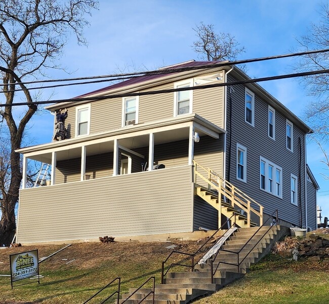Building Photo - Benjamin st apt#2