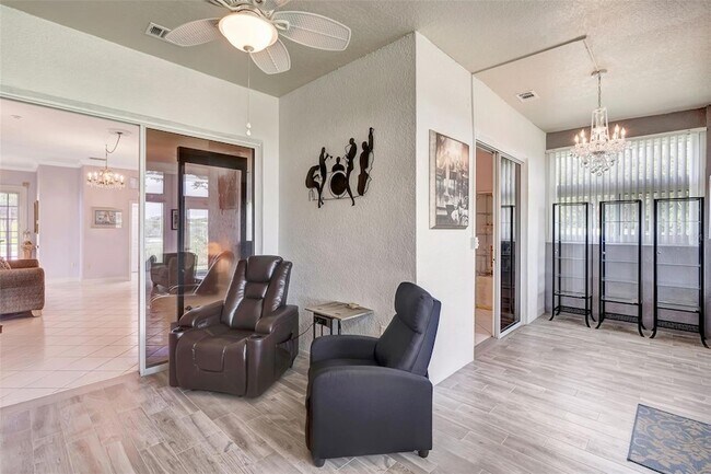 Building Photo - 2500 Castle Pines St