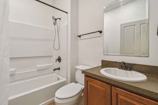 Building Photo - 1232 Canyon Oaks Dr