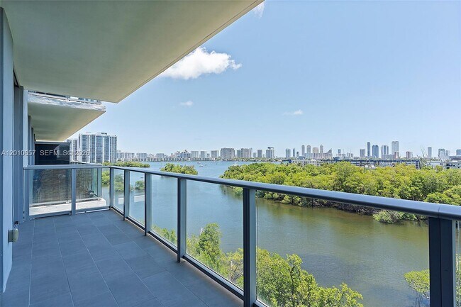 Building Photo - 16385 Biscayne Blvd