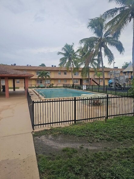 Building Photo - 101 NE 41st St