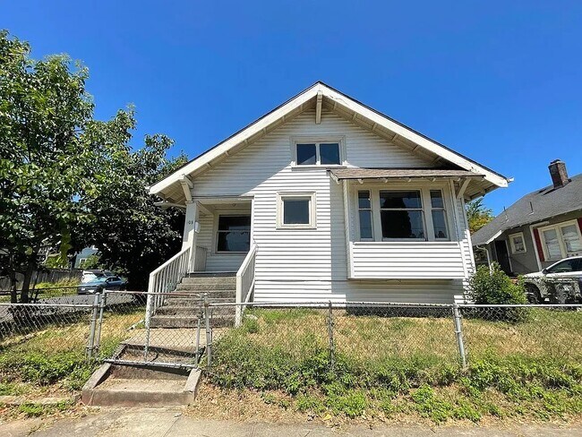Building Photo - 903 NE Prescott St