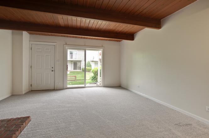 Building Photo - 520 Meadow Green Ln