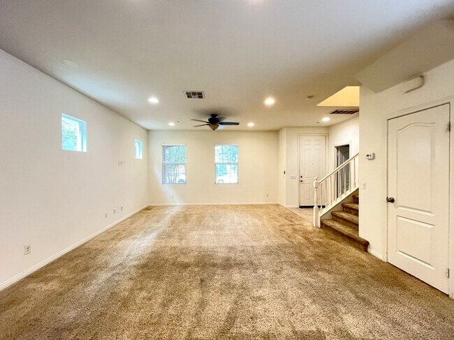 Building Photo - 14601 Serenade Dr