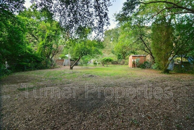 Building Photo - 2729 Kingswood Dr