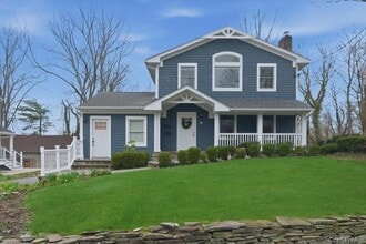 Building Photo - 98 Nassau Rd