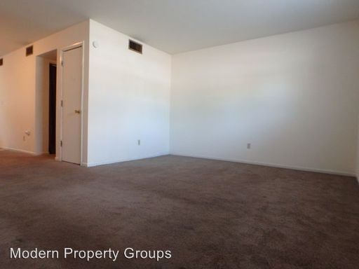 Building Photo - 211 Waugh St